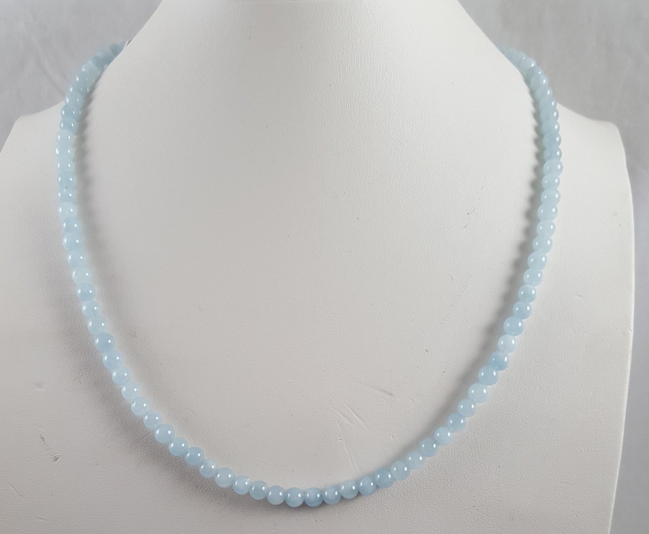 AIGUE MARINE - collier en perles regulières de diamètre 5 mm