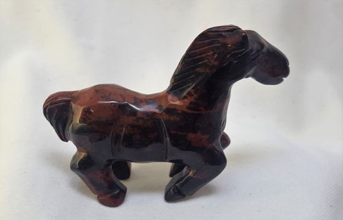 JASPE ROUGE - cheval en jaspe rouge foncé et noir