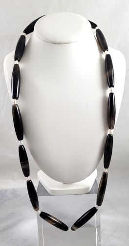 AGATE NOIRE - collier composé d'agate noire et perles naturelles